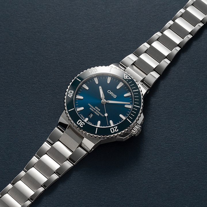 Oris aquis date bracelet best sale